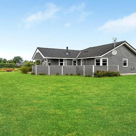 3 Bedroom Lovely In Hemmet Holiday home *