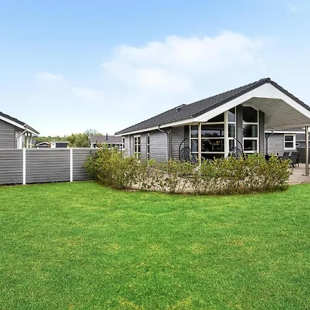 3 Bedroom Lovely In Hemmet Holiday home *
