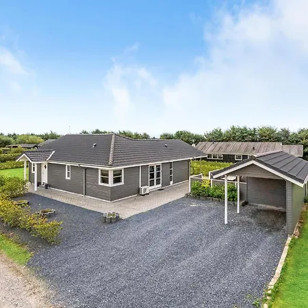 Holiday home 3 Bedroom Lovely In Hemmet Falen